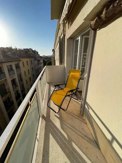 Beautiful - Balcony - Close Train And Port Toulon Frankrig